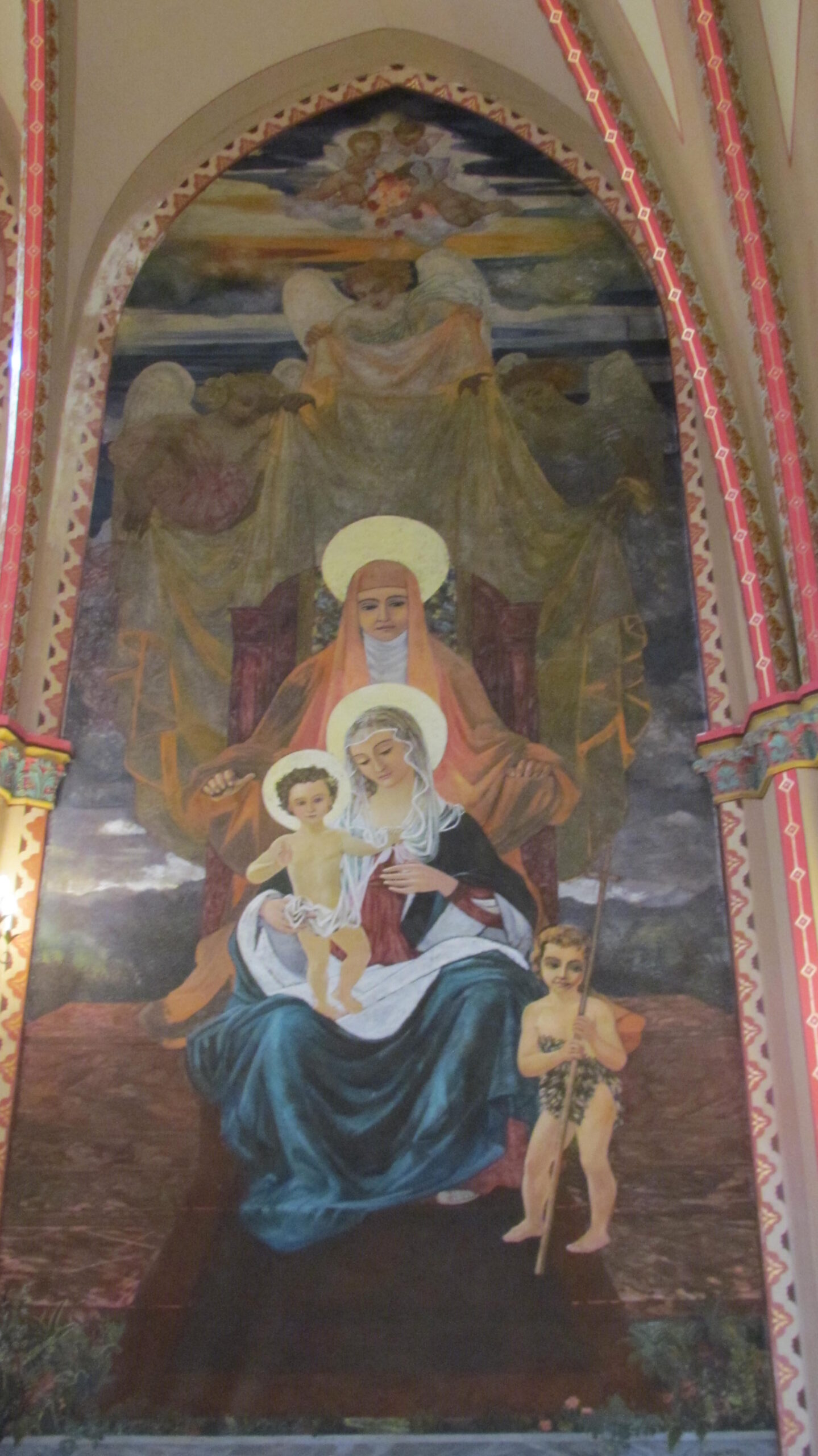 Sainte Anne, la Vierge et l'Enfant. Église de Saint Laurent sur Save